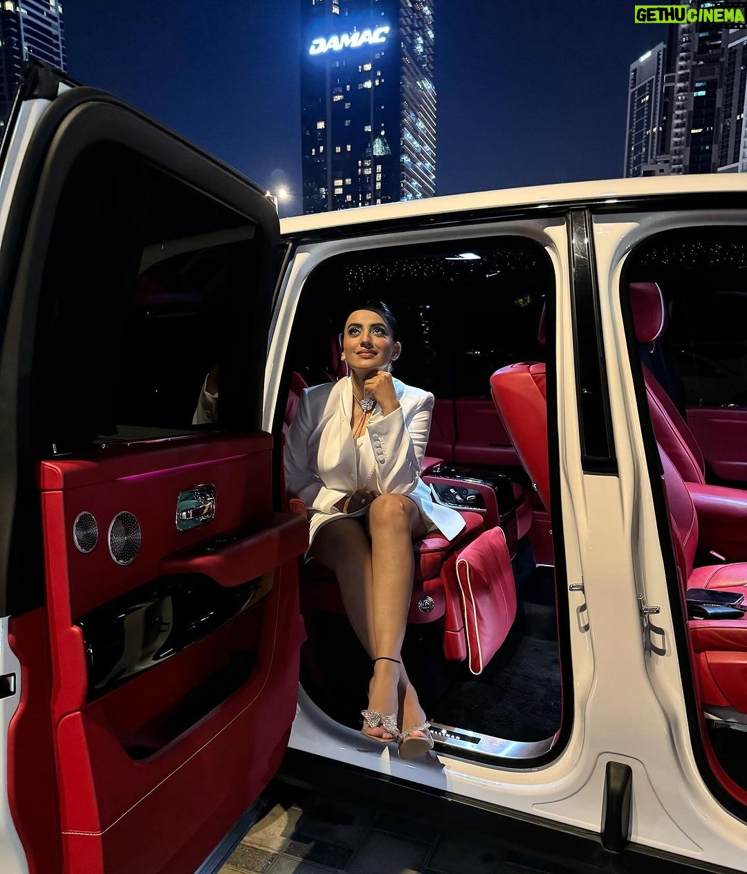 Akshara Singh Instagram - Moon & stars talk better than humans ⭐️🌙♥️ . . . . . #aksharasingh #trip #lfl #dubai #night #sky #stars
