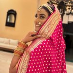 Akshara Singh Instagram - Being the twinkle of the night in banarasi lehenga ✨♥️ . . . . . . . 🥻 @jarierabanaras 💎 @jewelkartfashion #aksharasingh #lfl #banarasi #lehnga #indian #look