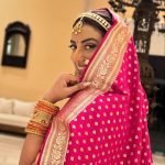 Akshara Singh Instagram – Being the twinkle of the night in banarasi lehenga ✨♥️ 
.
.
.
.
.
.
.
🥻 @jarierabanaras 
💎 @jewelkartfashion 
#aksharasingh #lfl #banarasi #lehnga #indian #look