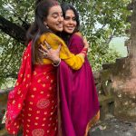 Akshara Singh Instagram – GRACEFUL & one actress which comes to my mind is one n only @rinkughosh_official ji Working for the first time with my most favourite ❤️ it’s my pleasure 😇 

See the happiness on my face 🤗

#aksharasingh #rinkughosh #mansadevi #film #beautiful #actress