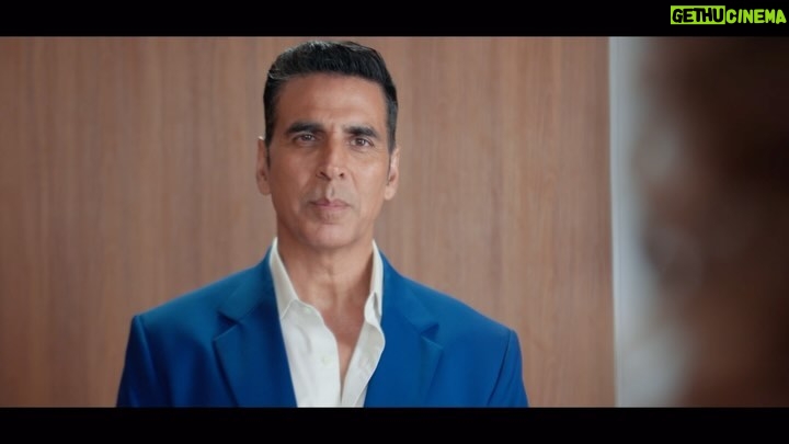 Akshay Kumar Instagram - Ab jab guest ghar aayenge, toh toilet dekh ke bolenge wow! I am bringing the Best Ever Harpic to every home. It’s 5 minute cleaning action, long-lasting fragrance, leaves every toilet sparkling clean & fresh ✨ #Ad @harpic_india