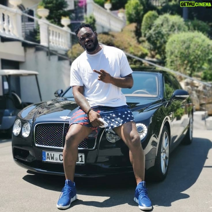 Alain-Gloirdy Bakwa Malary Instagram - La plus grande gloire de l'existence ne repose pas dans la réussite constante, mais dans l'élévation après une chute 💪🏾#cokeboys #ilovemyjob #bodyguard #bigandtall #cestbondeja #luxurycarlife Cannes