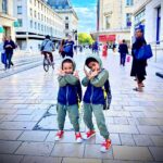 Alain-Gloirdy Bakwa Malary Instagram - La descendance dans tous ses états ❤️💙 Savoir sur qui se reposer n’a pas de prix #papa #children #instalove #instashoot #enzy #suwedy #makaofamily Tours (37) Indre Et Loire