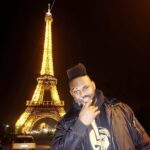 Alain-Gloirdy Bakwa Malary Instagram - Beauté, fait éclore au soleil la rose parfumée, au talent qu'on admire... Mais la vie idéale c'est de vivre très loin des grincheux et des envieux ✌🏾#cestbondeja #cokeboys #jappartiensamamere #Godisgood #blackexcellence #paris #eiffeltower #plussizemodel Tour Eiffel