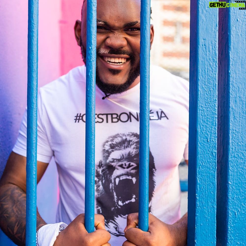 Alain-Gloirdy Bakwa Malary Instagram - Briser les chaînes... ⛓#skyisthelimit #ss11 #cestbondeja #teammakao #plussize #bigandtall #bodypositive #tallman #dosargente #teeshirt #hakaixmakao Pigalle Basketball