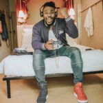 Alain-Gloirdy Bakwa Malary Instagram - Waiiiiii c’est bon déjà ! Merci ma team pour les 54K🔥on vise les 100K je compte sur vous 💪🏾 Plein de belles photos de @jpgimenez.photographe.lyon à venir 📸 #ps4 #fifa18 #teammakao #makaoss11 #ss11 #waicestbon #jordan #secretstory #douxjesus