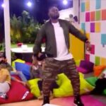 Alain-Gloirdy Bakwa Malary Instagram – On se lasse pas de le voir danser… “C’est bon!” 🤣😂 #SS11 #makaoss11 #makao #secretstory11 #campusdessecrets #teammakao #cestbon #cavabeaugosse #secretstory #mistersecret #twerk