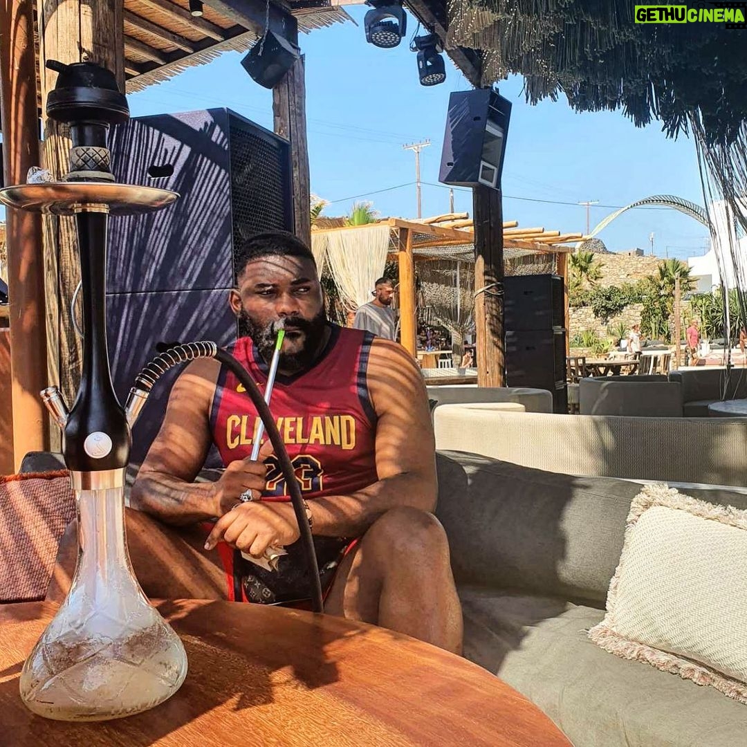 Alain-Gloirdy Bakwa Malary Instagram - Just a minute 🇬🇷☀️ #mykonos #job #sun #summer Mykonos