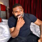 Alain-Gloirdy Bakwa Malary Instagram - N’attends pas quelqu’un pour te réparer, prends toi en main et change ce qu’il faut changer. N’attends pas quelqu’un pour te compléter, tu es déjà complet. Apprends à t’aimer, à t’accepter. Tu ne feras plus tes choix par peur, par besoin, tu les feras par envie ! #Coaching #makao #Blackpeople #confianceensoi #congo #whitesmile İstanbul Turkey