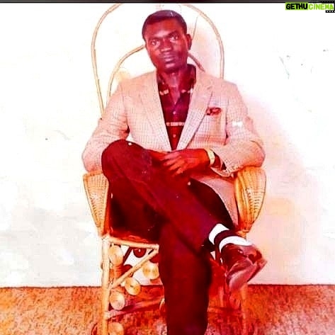 Alain-Gloirdy Bakwa Malary Instagram - Le plus grand et beau heritage qu'un parent puisse laisser à sa descendance est le souvenir de son amour, le reste n'a pas la moindre valeur Reposes en paix papa, je ne pourrais te remercier pour tout ce que tu m'as transmis, pour tout cet amour que tu nous as donné. Tu es mon exemple ma force, je t'aime Kinshasa, Congo