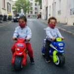 Alain-Gloirdy Bakwa Malary Instagram - Mes deux pilotes ne rident jamais sans leurs masques 😷 Prenez bien soin de vous 🙏🏾 #stayhome #monsang #family #children #motorsport #moto Tours, France