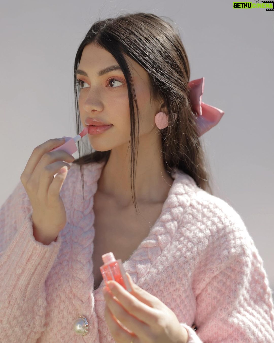 Alanna Panday Instagram - Currently in my pink era! 🎀 Got the perfect Valentine’s Day makeup and skincare to create this look from @IPSY 💕 #IPSYPartner What I got in my February GLAM BAG? @sonageskincare - Saffron Energizing Vitamin Mask @pear_nova - Eyeshadow Palette @roseinc - Skin Enhance Luminous Tinted Serum - 60 @renskincare - Radiance Ready Steady Glow Daily AHA Tonic @veriphyskincare - 20/20 Eye Cream What I got in my BOXYCHARM box? @lovecraftbeauty - Liquid Cosmic Blush - Mercury Moves @eloisebeauty - Ultra Glow Lip Oil - Ruby @lunamagicbeauty - 2pc Brush Set @malinandgoetz - Recovery Treatment Oil @maccosmeticsusa - Lash Dry Shampoo Mascara Refresher