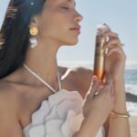 Alanna Panday Instagram - #Ad/ Always ready to reach for the sun with my Lakmē SPF 50 PA++++ Aqua Sun Gel! ☀️ #ReachForTheSun #Lakme #Lakmē #LakmēIndia #LakmeIndia
