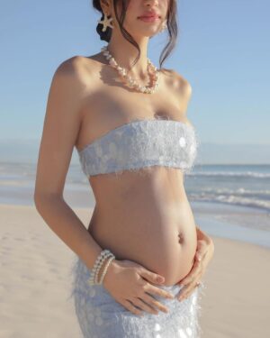 Alanna Panday Instagram - Beach baby loading 🐚