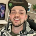 Alastair Aiken Instagram - I’m heading to Dubai! 😄🙌🏻 Join me to play Fortnite Season 6 @citycentremirdif on November 17th from 4pm till 7pm – see you there! @itplive and @citycentremirdif #ad 🎮