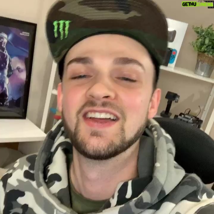 Alastair Aiken Instagram - Iām heading to Dubai! ššš» Join me to play Fortnite Season 6 @citycentremirdif on November 17th from 4pm till 7pm ā see you there! @itplive and @citycentremirdif #ad š®
