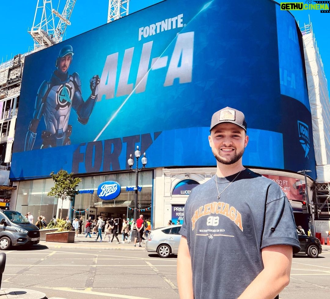Alastair Aiken Instagram - It’s the guy from Fortnite! Piccadilly Circus