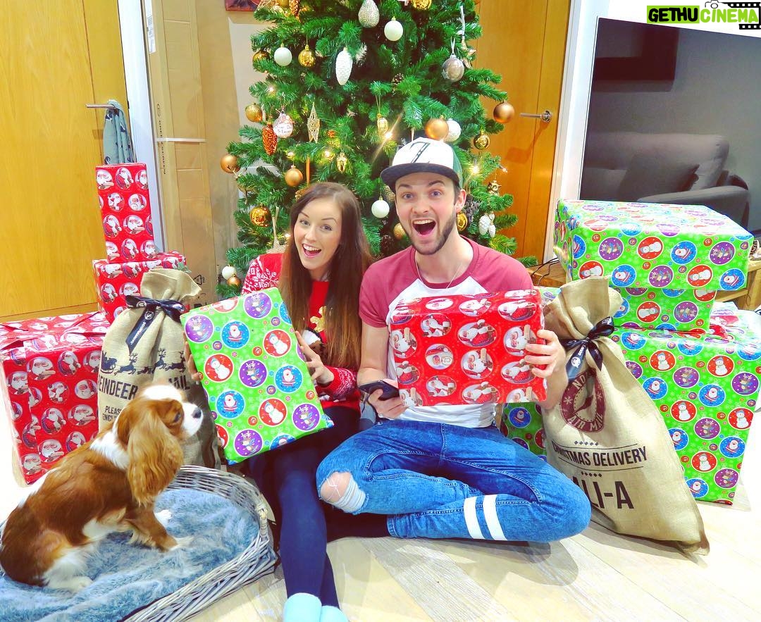 Alastair Aiken Instagram - Whoβs excited for Christmas? ππ Only a few more days to go, I canβt wait to spend time with my family and share presents! ππ