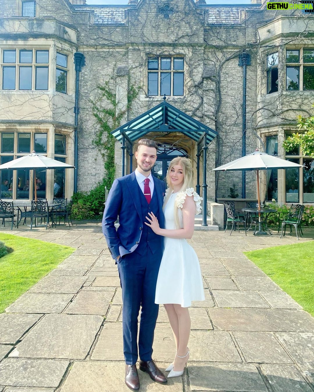 Alastair Aiken Instagram - This time last year we had our legal ceremony for our wedding 🥰 now we’re preparing to welcome in a new family member 🥹👶🏼❤️