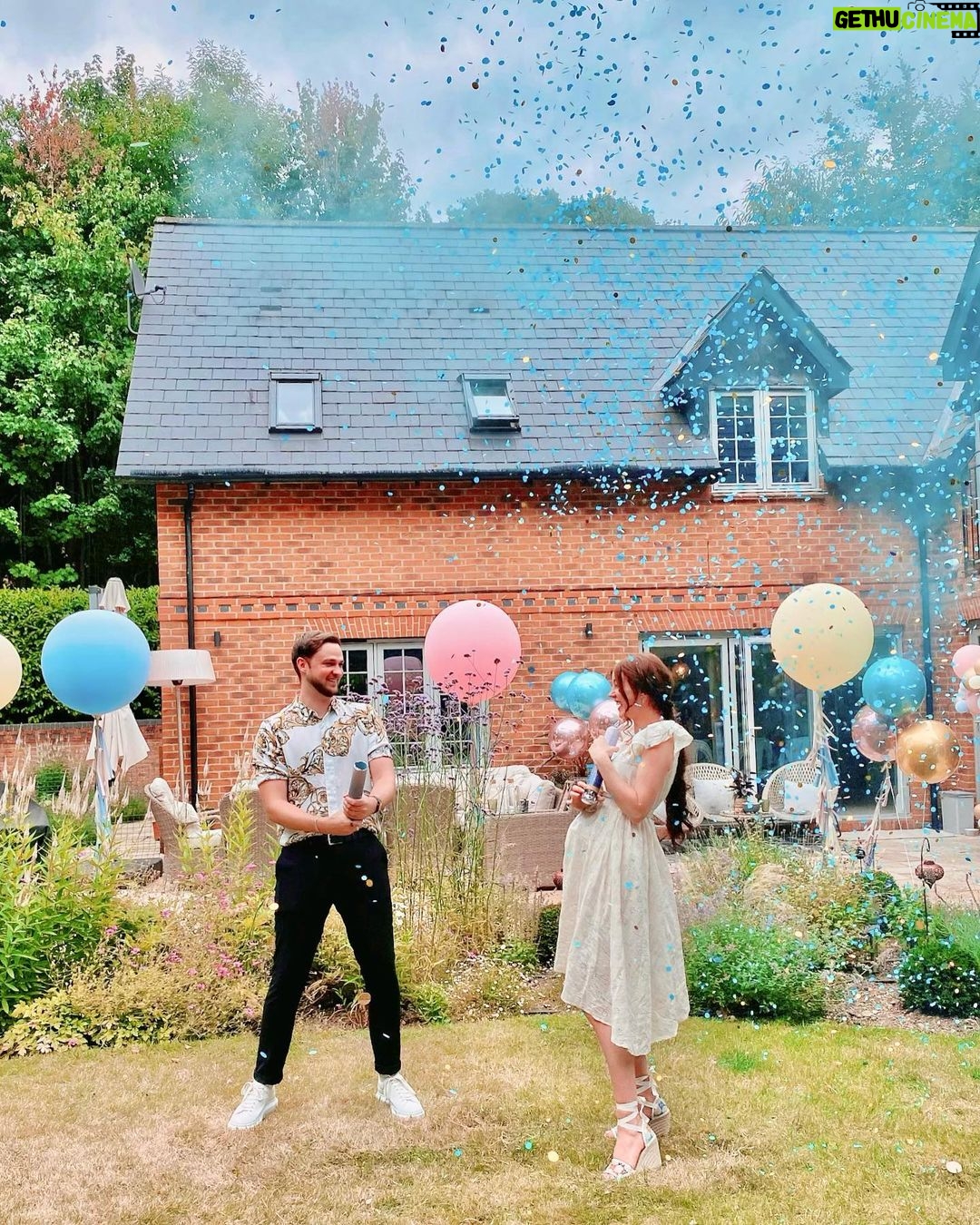 Alastair Aiken Instagram - Overjoyed to be welcoming our little baby boy to the family later this year! 🎉 We’re so excited to finally meet him 👶🏼❤️ had a wonderful weekend celebrating with our closest friends 🥳