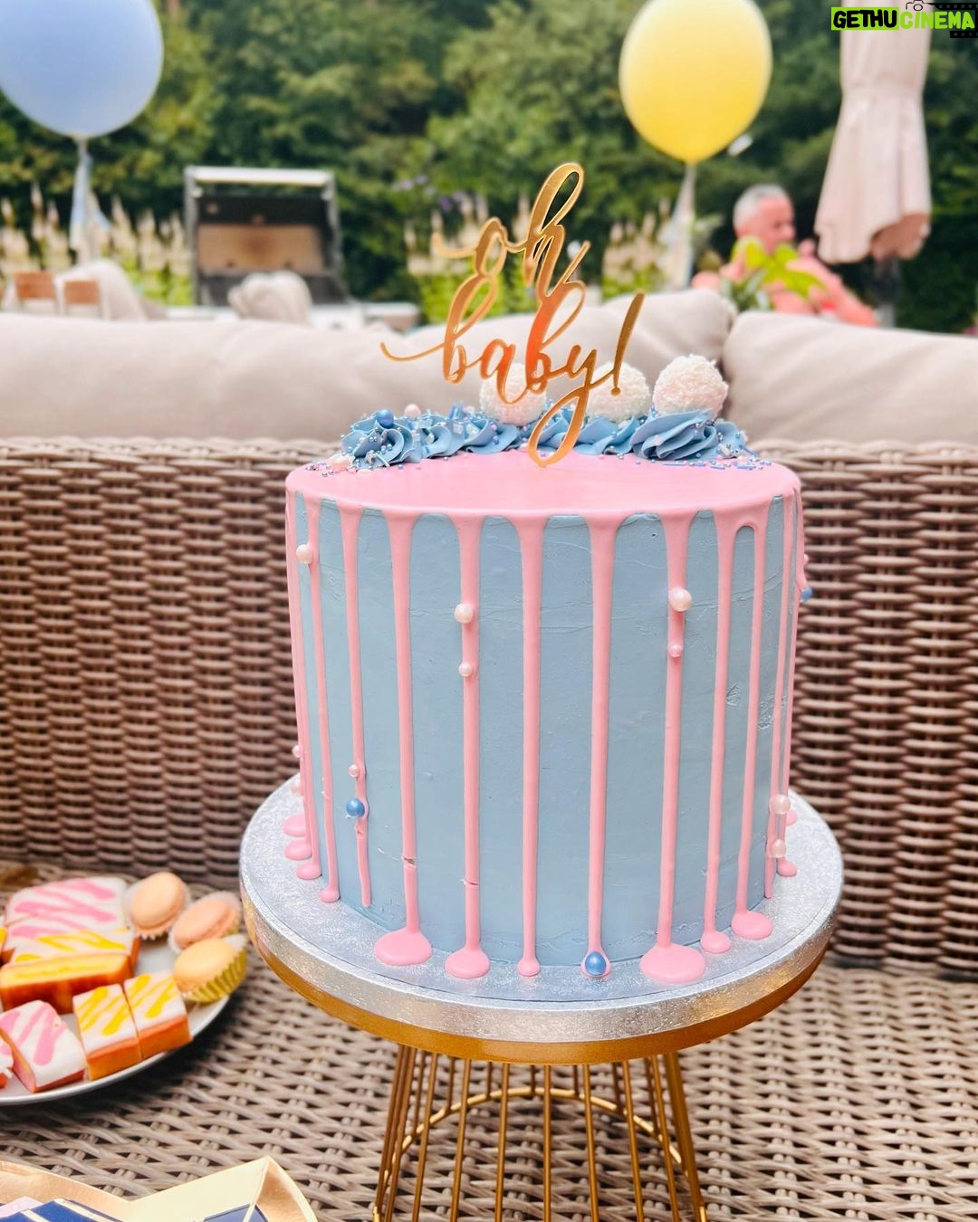 Alastair Aiken Instagram - Overjoyed to be welcoming our little baby boy to the family later this year! 🎉 We’re so excited to finally meet him 👶🏼❤️ had a wonderful weekend celebrating with our closest friends 🥳