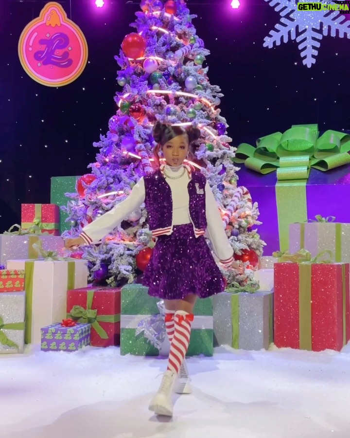 Alaya High Instagram - It’s almost NICKMAS!🎄✨ Don’t miss The Great Nickmas Tree Sliming, Thursday Dec 15 at 7p/6c only on @nickelodeon 🧡