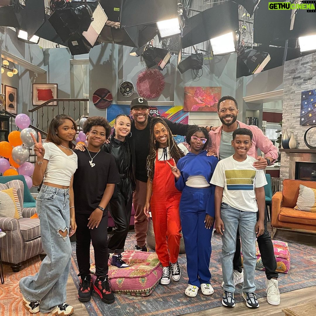 Alaya High Instagram - Weβre back with a new episode. Our Nick TGLL family is in need of love, laughs, and fun memories.π Make sure you tune in tonight on @Nickelodeon and every Thursday at 7:30pm. This one and every one after is for you David.π