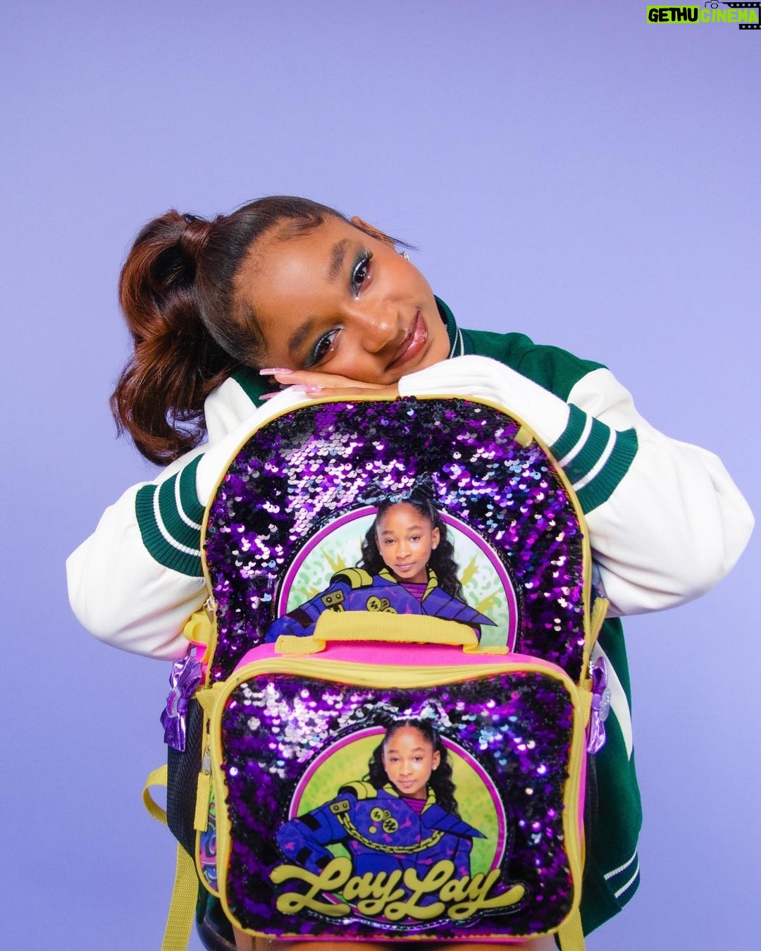 Alaya High Instagram - How excited are you for school? Grab all these styles at Kohl’s for a fierce first day of school! 📓📚#ad