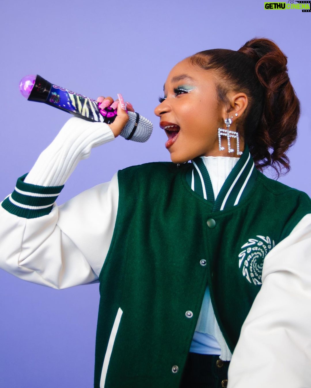 Alaya High Instagram - How excited are you for school? Grab all these styles at Kohl’s for a fierce first day of school! 📓📚#ad