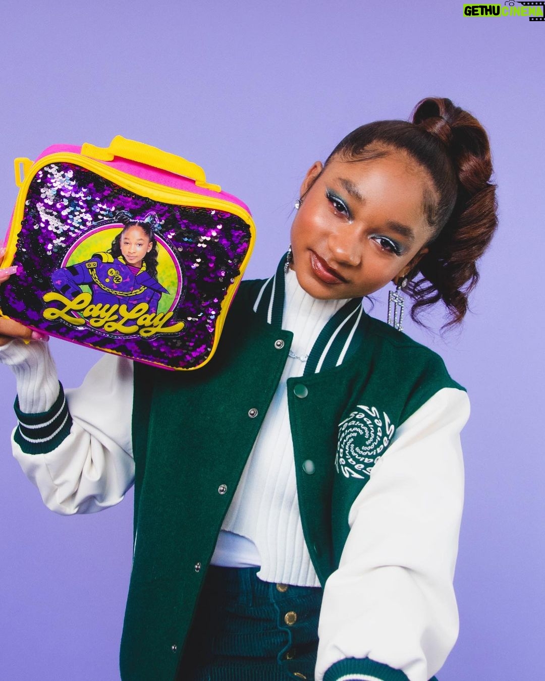 Alaya High Instagram - How excited are you for school? Grab all these styles at Kohl’s for a fierce first day of school! 📓📚#ad