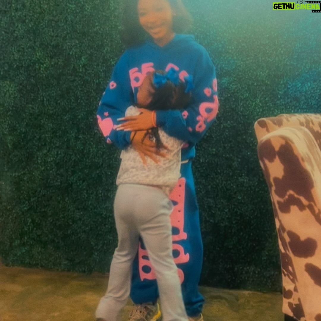 Alaya High Instagram - I have the best job ever! I love seeing my babies🥰