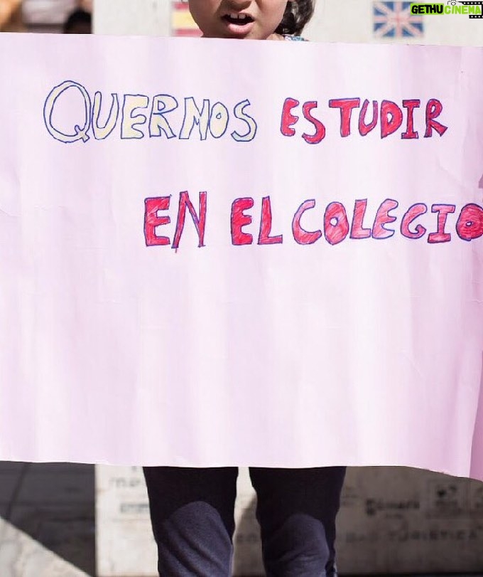 Alba Flores Instagram - · “Hola, Cucú, ¡Queremos ir al colegio!” gritan las niñas y niños a los que las instituciones impiden acceder a la escuela. Firma para que les dejen acceder a su derecho. https://chn.ge/2EIUsCi #nonosdejaniralcole