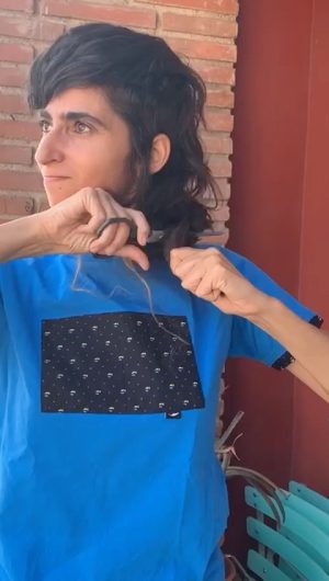 Alba Flores Instagram - Freedom/Libertad

Condenamos la policía de la moral y asesinatos como el de Zhina #mashaamini 

Nosotras con vosotras, mujeres de #Iran #iranprotests 

Gracias a las personas que se han organizado para hacer este vídeo.
