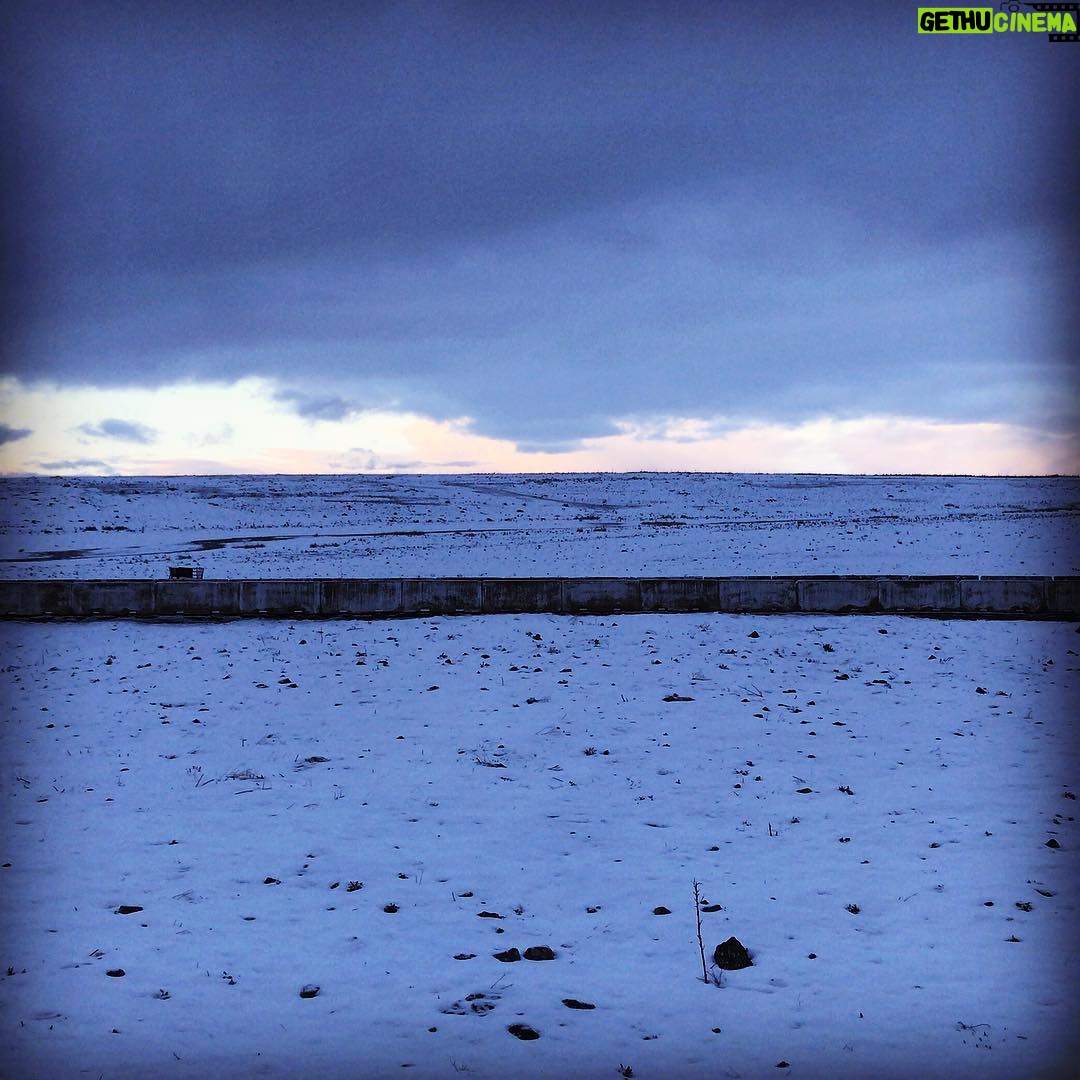 Alba Flores Instagram - Postapocalipsis nevado #Segovia #Troyanas