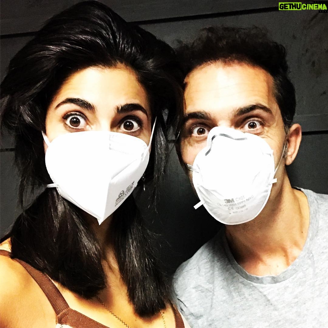Alba Flores Instagram - Exactamente @pedroalonsoochoro La dimensi贸n paralela de Nairobi y Berl铆n #LaCasaDePapel #quefelicesseremoslosdos 馃幎