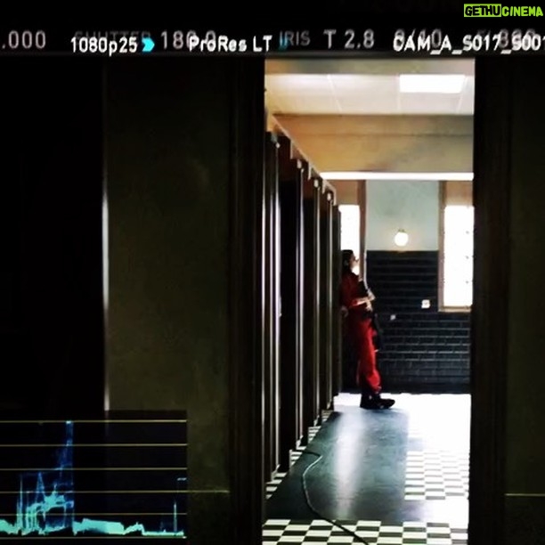 Alba Flores Instagram - El coaching de Nairobi surte demasiado efecto #LaCasaDePapel7 #LaCasaDePapel #Tomasfalsas #outtake #adolescentearrancapuertadecuajo