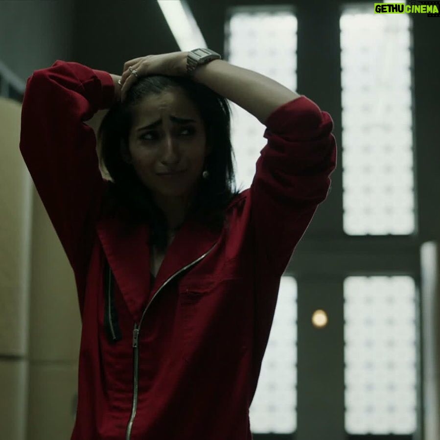 Alba Flores Instagram - Nairobi ❤️Dramón #LaCasaDePapel6 #LaCasaDePapel 22:30 (en breve) en Antena 3 #dramaqueen #epic