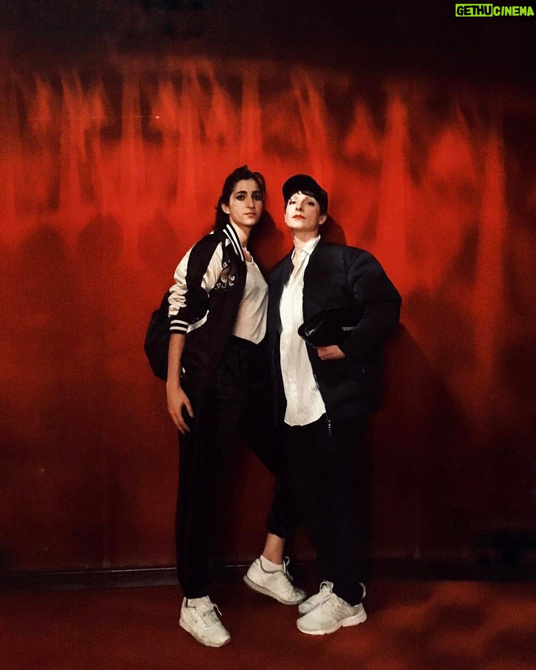 Alba Flores Instagram - #dracpack, como en #Barna nunca fue tan #ratpack Hoy ultima función en #teatretivoli Dean y Frank by @kimberleytell @najwanimri @nanitita @carlosdorrego