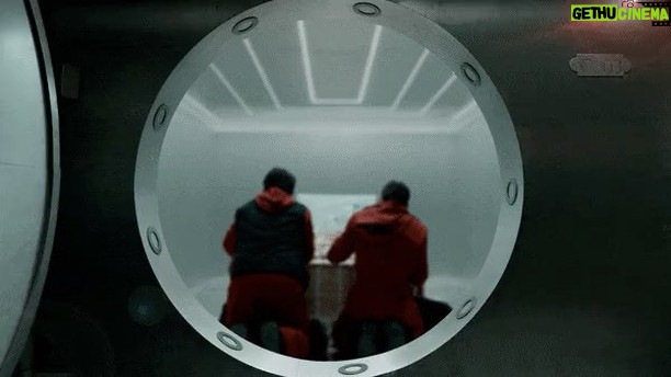 Alba Flores Instagram - Y el estreno será....... el 2 de Mayo! En #Antena3 y después del Madrid-Atleti #tomaya #lacasadepapel #estreno #series @lacasadepapeltv