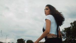 Alba Flores Instagram - “Mujer Frontera” ya disponible en todas las plataformas, también el vídeo.
He cantado esta canción de @clarapeya junto a @anatijoux y los beneficios son para @jornaleras_de_huelva_en_lucha
Si queréis aportar a la causa también podéis adquirir la canción en el Bandcamp de @vidarecordslabel (link en mi perfil)
El vídeo es de @ariadnapeya y @jepjorba
💜💜💜💜💜💜💜💜💜