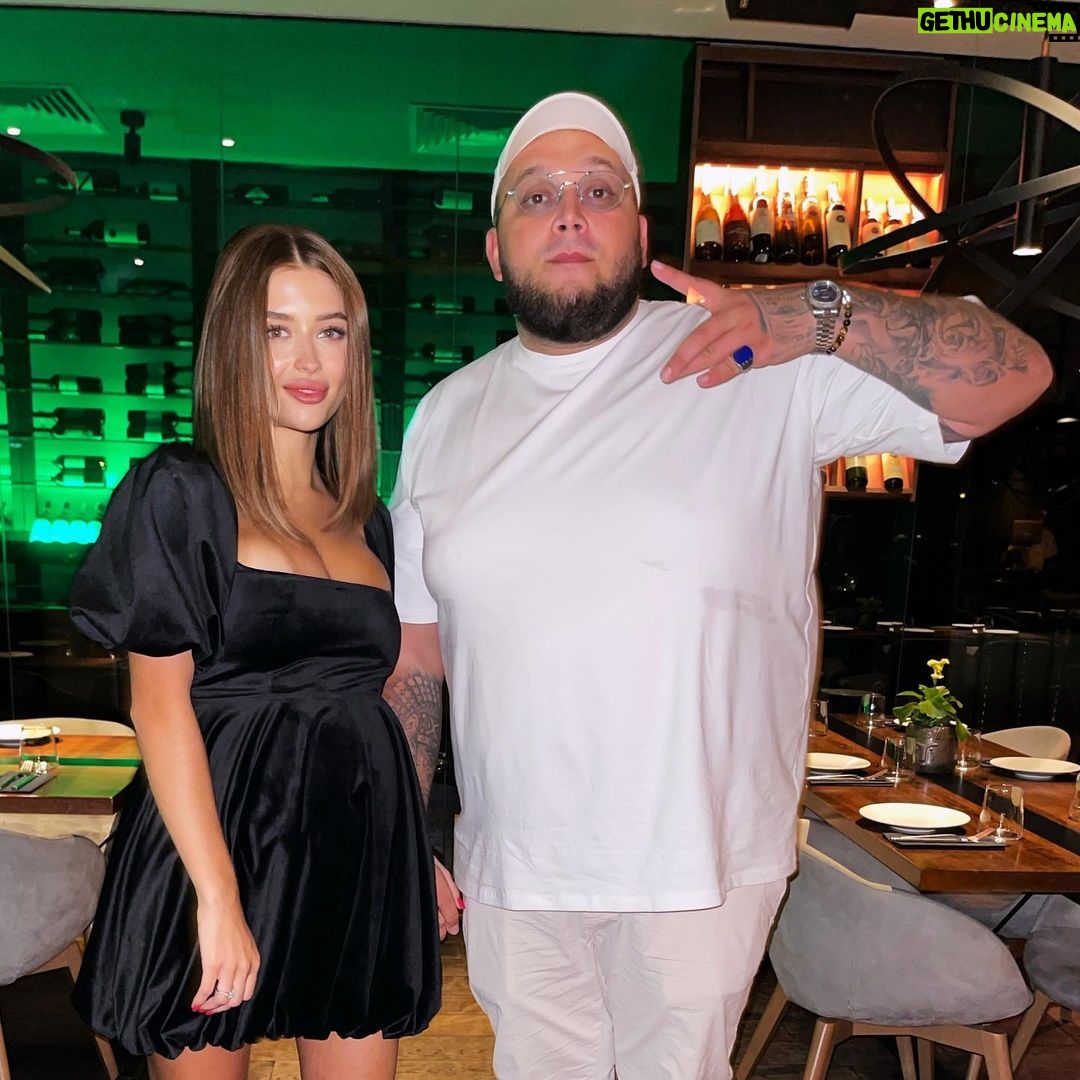 Albert Vasilyev - 329.8K Likes - BABY MAMA ON FLEEK.🖤