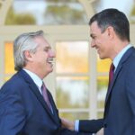 Alberto Fernández Instagram - Felicitaciones querido amigo @sanchezcastejon por la extraordinaria elección que hiciste. Millones de españoles revalorizaron el Estado de derecho y lo han preservado de aquellos que usan la democracia para después negarla en el Gobierno. Te mando un fuerte abrazo a la distancia.