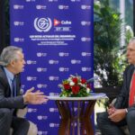 Alberto Fernández Instagram – Me encontré con mi querido amigo @lulaoficial, presidente de Brasil, en la Cumbre del G77+China. En cada momento que compartimos, los lazos de hermandad entre nuestros pueblos se profundizan. Queremos avanzar y concluir el acuerdo UE-MERCOSUR. Unidos lo haremos 🇦🇷🇧🇷

También mantuve una reunión bilateral con el presidente Miguel Díaz-Canel Bermúdez. Cuba es un socio comercial relevante en el Caribe y debemos incrementar el comercio bilateral en el sector alimenticio, tecnológico y de servicios profesionales para el sector agropecuario. A 50 años del restablecimiento de las relaciones diplomáticas entre nuestras naciones, agradezco a Cuba por el apoyo a nuestro reclamo de soberanía sobre #Malvinas y destaco las notables coincidencias en foros multilaterales 🇦🇷🇨🇺

Hemos concluido una gran cumbre. #CubaG77