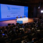 Alberto Fernández Instagram - 💧 No todo es lo mismo cuando hablamos de algo tan importante y esencial para la Argentina como es el agua. El XXVII Congreso Nacional del Agua (#CONAGUA2023) es fundamental para profundizar nuestra perspectiva federal sobre los recursos hídricos. Nuestro continente posee el 31% de las reservas de agua dulce del mundo, es inadmisible que haya personas a las que les falte el agua. Desde el Estado, trabajamos para que cada argentina y argentino pueda acceder a ella. Y por ese camino queremos continuar.