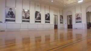 Alberto Fernández Instagram - En el Día Internacional de la Mujer, el gobierno nacional decidió eliminar el nombre del Salón creado en la Casa Rosada para homenajear a las mujeres argentinas que lucharon por esa igualdad y fueron referentes en distintas disciplinas.

Allí ahora, irónicamente, operará un equipo de comunicación para sostener con sus modos las políticas oficiales.

Esta provocación nos compromete aún más en preservar y potenciar las políticas de Estado que procuran la igualdad, el respeto a la diversidad y la atención de las víctimas de violencia por su condición.

En este día, mi reconocimiento a todas las mujeres que han luchado y luchan por ampliar sus derechos y alcanzar así la igualdad que aún no le es suficientemente reconocida.

#díainternacionaldelamujer