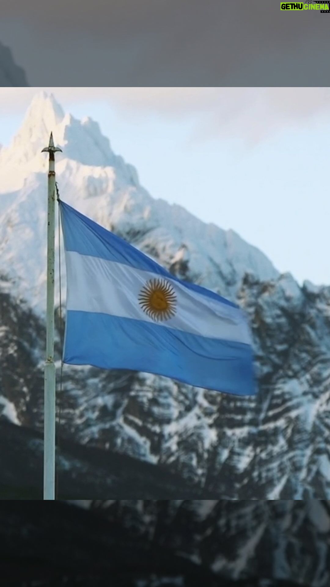 Alberto Fernández Instagram - Recorrí el país, desde La Quiaca hasta la Antártida, llevando obras a cada rincón de la patria sin importar el signo político. Trabajamos desde el primer día para integrar a todas y todos por igual. #UnidosPorArgentina 🇦🇷, lo logramos. Continuemos por el camino de la igualdad.