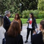 Alberto Fernández Instagram - En vísperas del 8° #NiUnaMenos, compartí un maravilloso encuentro con mujeres que accedieron al Programa Acompañar, un antes y un después que mejora sus vidas. Cada historia nos conmueve y reafirma nuestro compromiso con la defensa de sus derechos. Este programa, dirigido a mujeres y diversidades en situación de violencia de género en todo el país, brinda un acompañamiento integral con el objetivo de fortalecer su independencia económica y garantizar el derecho a una vida libre e igualitaria. Ya acompañamos a más de 297 mil mujeres y LGBTI+ desde que se creó el programa. Por quienes luchan cada día y por quienes ya no están, es nuestro deber seguir dando respuestas. Olivos
