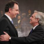 Alberto Fernández Instagram - La Argentina y Brasil están indisolublemente unidos: nos une la historia, la cultura, el trabajo y el crecimiento conjunto. En el 200° aniversario de las relaciones diplomáticas, continuamos profundizando la hermandad entre nuestros pueblos 🇦🇷🤝🇧🇷 En este marco, mantuvimos una reunión bilateral con el presidente @lulaoficial, enorme hombre y entrañable amigo, y acordamos un Plan de Acción para el Relanzamiento de la Alianza Estratégica entre nuestros países. También, junto al presidente del Senado y del Congreso Nacional, @rodrigopacheco, y la ministra y presidenta del supremotribunalfederal, Rosa Weber, renovamos nuestro compromiso en defensa de la democracia. El Estado de derecho y el respeto a las instituciones son claves para garantizarla. El vínculo comercial que nos une es fundamental para nuestro desarrollo. Estamos concretando muchos objetivos que nos propusimos y quedan más por alcanzar en el futuro. Lula, gracias por haberte cruzado en mi camino y en el de mi patria. Sigamos integrando a nuestros pueblos.