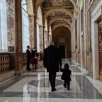 Alberto Fernández Instagram - Nuestro primer viaje solos, en esa complicidad infinita del padre y su hijo. Confieso que estaba preocupado: descansamos tanto en que las madres saben todo que temía no poder resolver algo. Pero tuvimos dos días extraordinarios que incluyó recibir el amor de quien inspiró tu nombre. A cada paso, pude disfrutar de tu sonrisa, tu dulzura y tu sopresa. A mi edad, volver a vivir la experiencia de tu mano en la mía que disfruté por primera vez con tu hermano hace ya casi treinta años, es un regalo de la vida que no puedo dejar de agradecer.