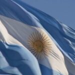 Alberto Fernández Instagram - Hace minutos aterrizó el vuelo de @aerolineas_argentinas proveniente de Roma con 247 argentinas y argentinos. El operativo #RegresoSeguro, a cargo de @fuerzasarmadasarok en coordinación con @cancilleriaarg y @mindefarg, permitió, hasta ahora, repatriar de Israel a 1023 connacionales y evacuar a 146. Estando al lado de las familias de las víctimas y haciendo todos nuestros esfuerzos para colaborar a poner fin a tanto dolor, ratificamos, nuevamente, la condena al accionar terrorista de Hamás y reiteramos la exigencia de inmediata liberación de los rehenes argentinos.